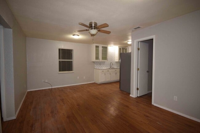 Building Photo - 3 bedroom, 2 bathroom home situated on a full acre in Gatesville with additional storage!