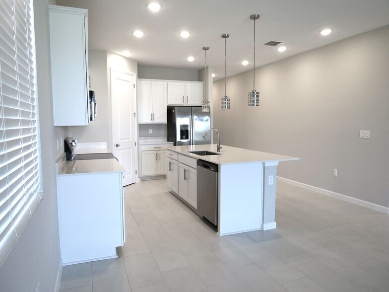 Building Photo - 917 Heirloom Dr