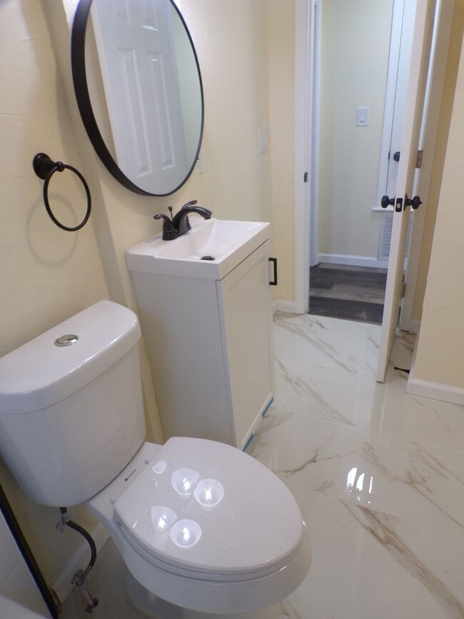 Building Photo - Fresh Installed Floors !!! Upgraded Bathro...