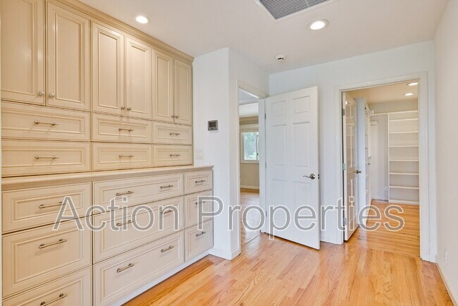 Building Photo - 15350 Norton Rd