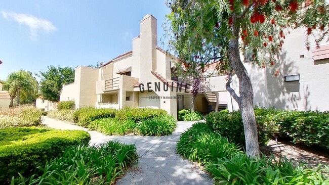 Building Photo - 2 Story 2Bd 2Ba Condo w/Vaulted Ceilings a...