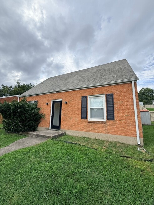 Building Photo - 1621 Brandon Ave SW