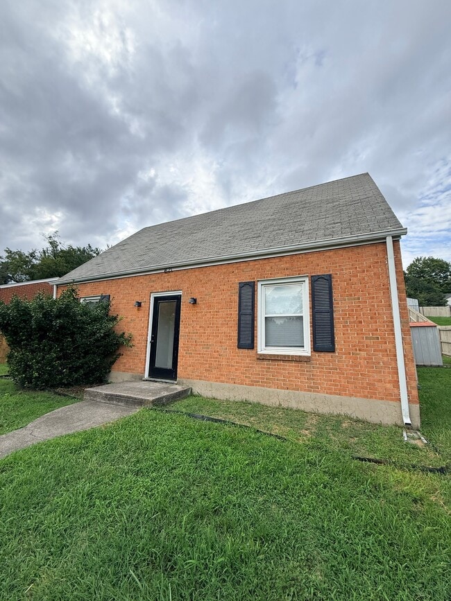 Building Photo - 1621 Brandon Ave SW