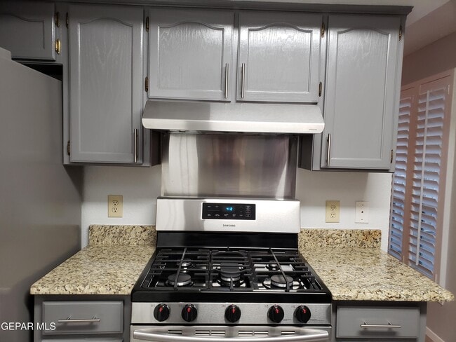 Building Photo - 4365 Loma De Oro Dr