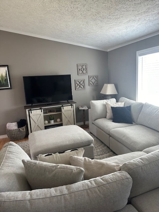 Building Photo - Very nice 3 Bedroom 2 bath home in Del Mar...