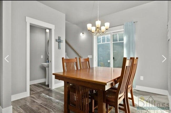 Building Photo - 1831 Island View Dr