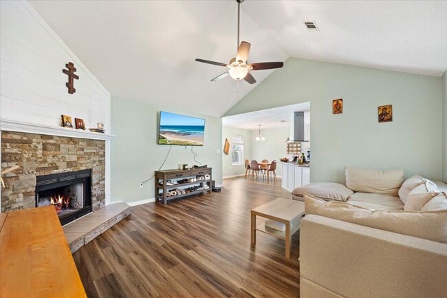 Building Photo - 8665 El Paseo St