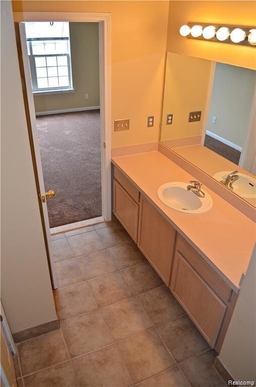 Building Photo - 43513 Pendleton Cir