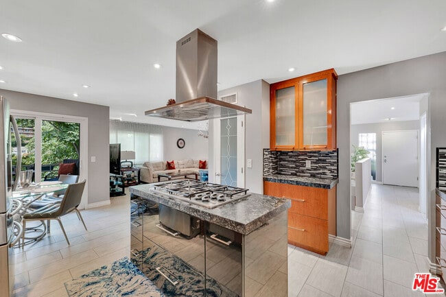 Building Photo - 13563 Contour Dr