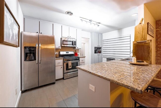 Building Photo - 10305 Bassoon Dr