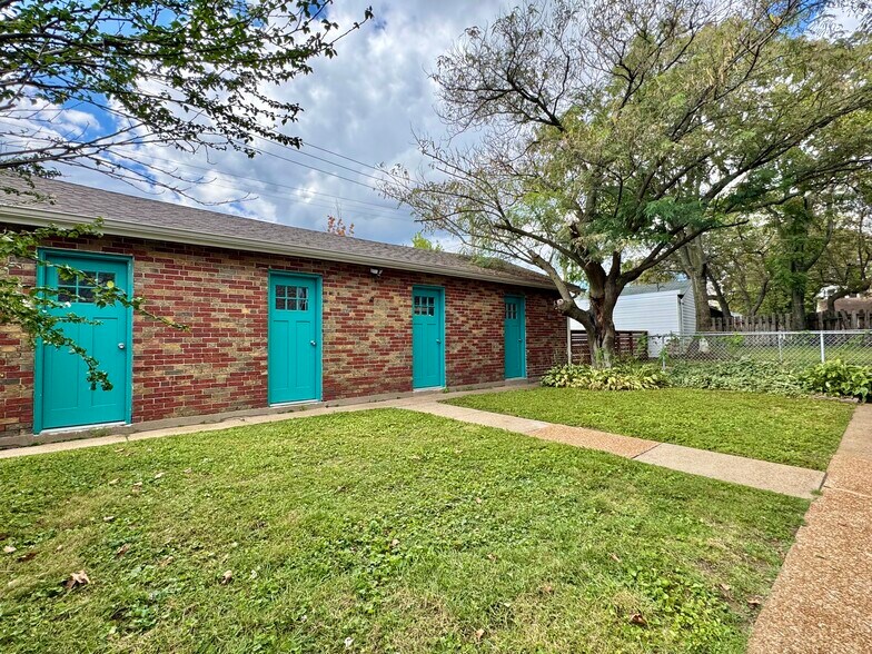 Building Photo - 3525-3527 Lawn Ave