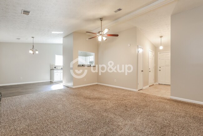 Building Photo - Fantastic 3bd/2ba home! Let yourself in!