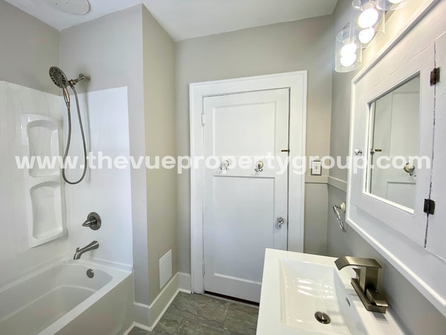 Building Photo - 3BR Beauty with Hardwood Floors + Remodeled Kitchen + Fenced Yard!