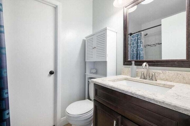 Building Photo - 2456 SE Melaleuca Blvd