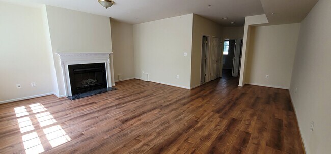 Building Photo - 1641 Piccard Dr