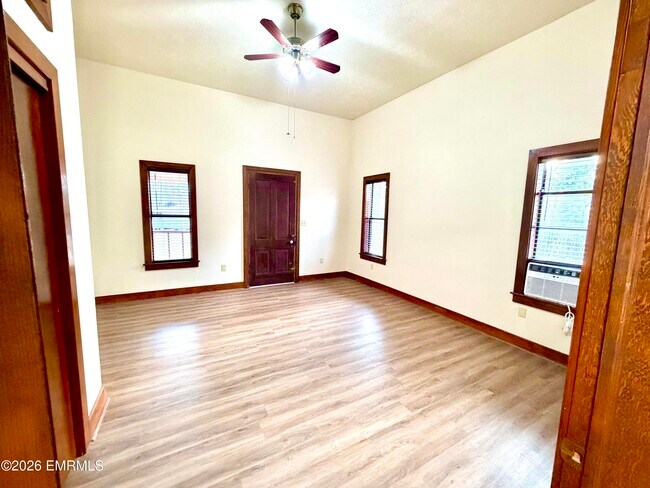 Building Photo - 8223 Center Hill Rd