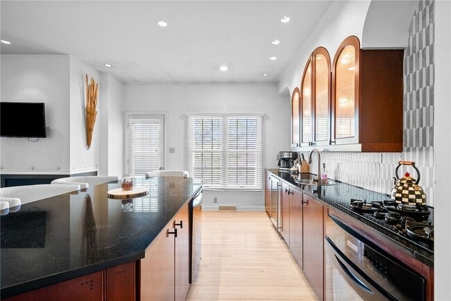 Building Photo - 302 Kingsberry Cir