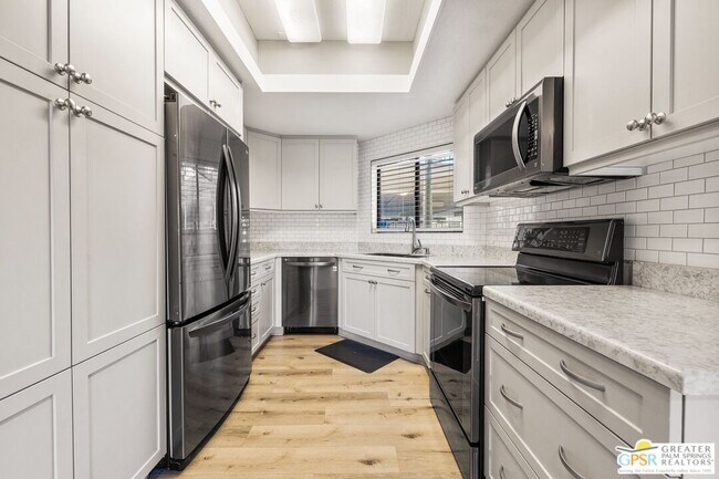 Building Photo - 255 S Avenida Caballeros