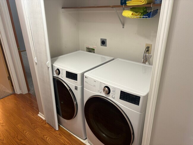 Building Photo - 10413 Kentfield Pl