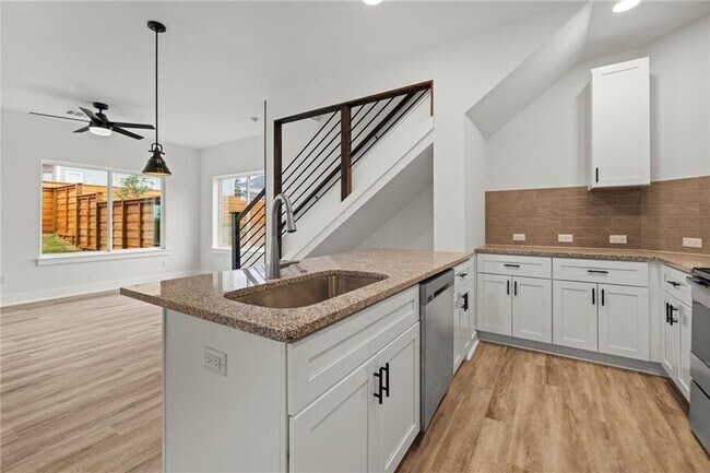 Building Photo - 21201 Portsmouth Cove