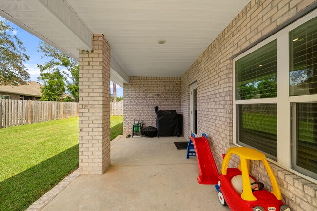Building Photo - 93 Eagles Nest Dr