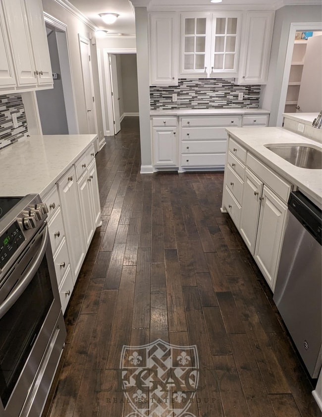 Building Photo - 9919 Maxwell Ln