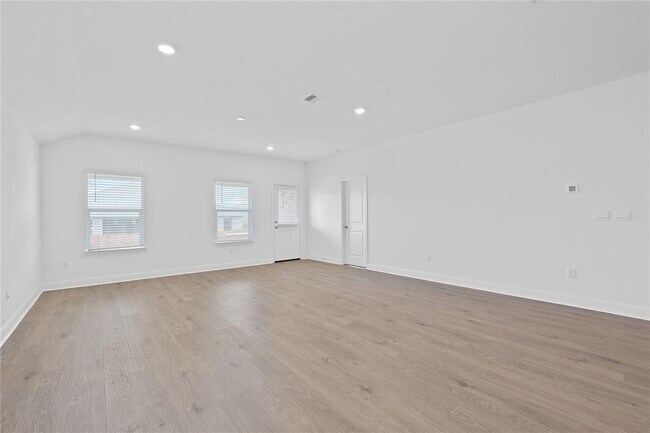 Building Photo - 129 Bruin Paw Dr