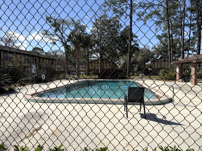 Building Photo - 4812 Windrush Ln