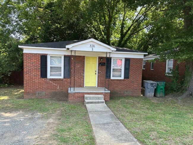 Building Photo - 836 Rodey Ave