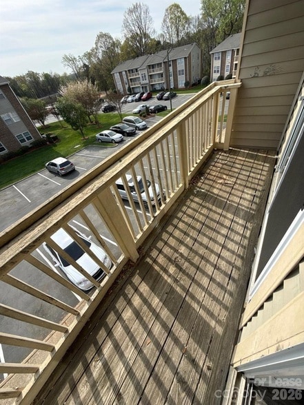 Building Photo - 1604 Arlyn Cir