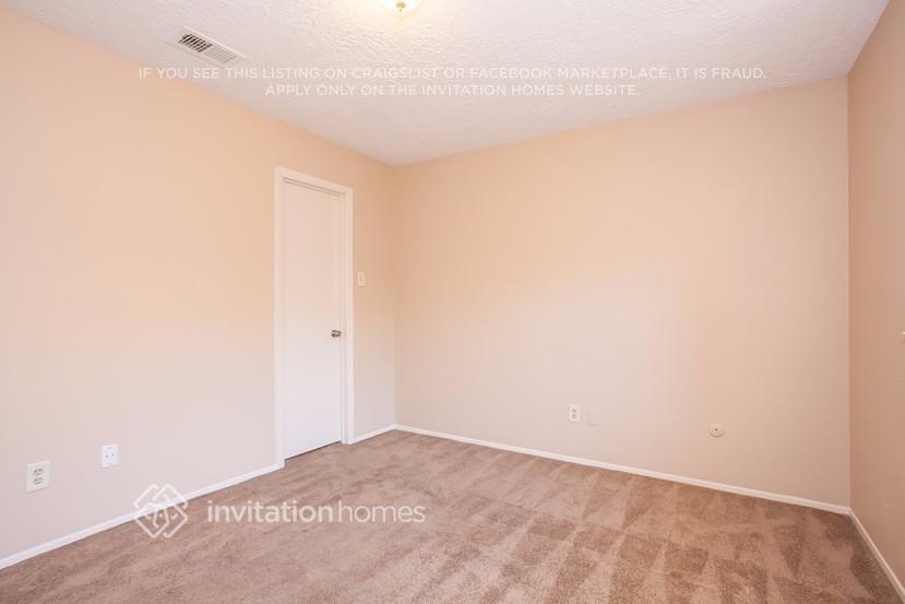 Building Photo - 17102 Stone Stile Dr