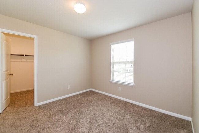 Building Photo - 12115 City Trek Ln