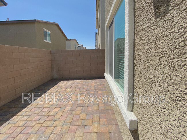 Building Photo - 9920 S Ullom Dr