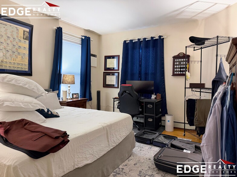 Building Photo - 471 Cambridge St