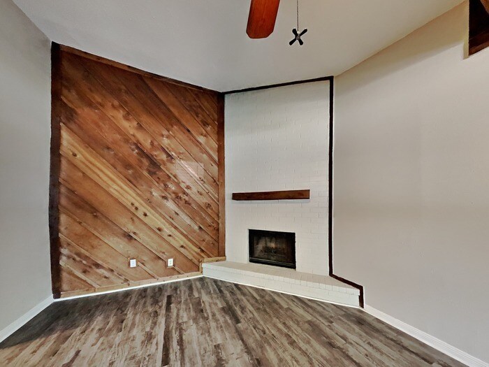 Building Photo - 5121 Parsley Ave