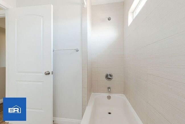 Building Photo - 3 Bed Home in Los Angeles CA for Rent 90033 Garage Available