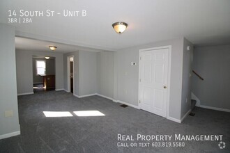 Building Photo - Large 3 Bed 2 Bath Tri Level Duplex Availa...