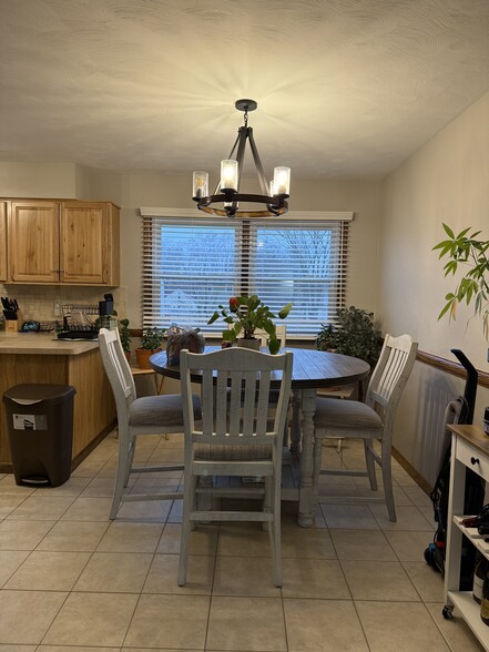 Building Photo - 4714 Oakland St