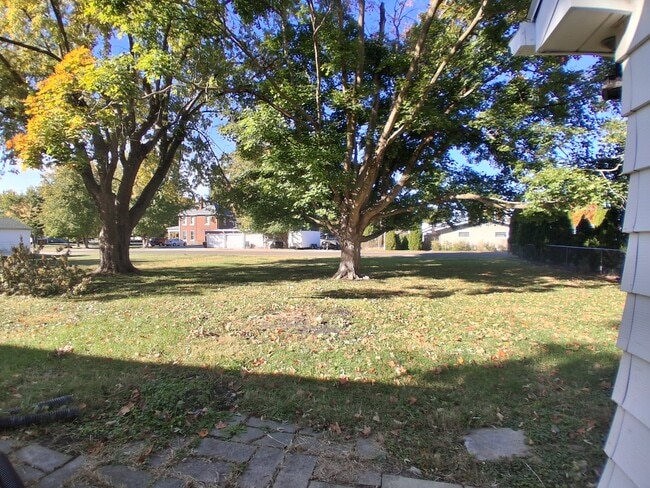 Building Photo - 108 N Webster St