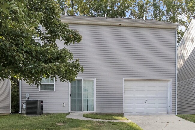 Building Photo - 3900 Glory St