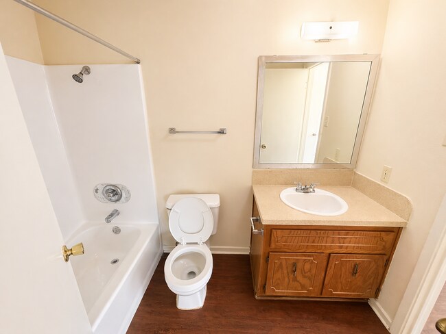 Building Photo - 3002 Chaucer Dr