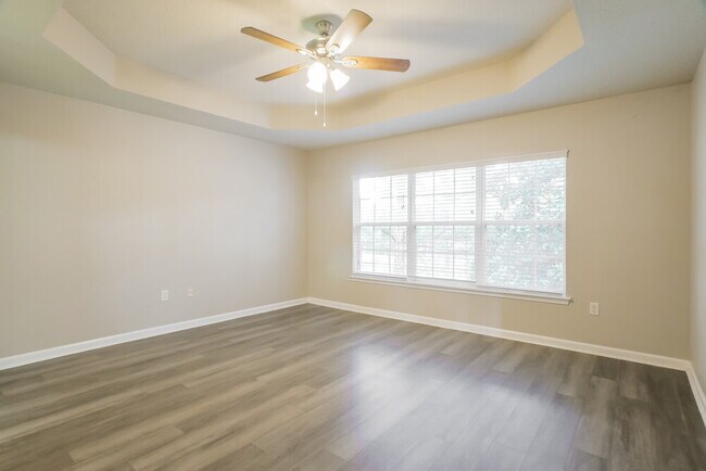 Building Photo - 6499 White Flower Ct