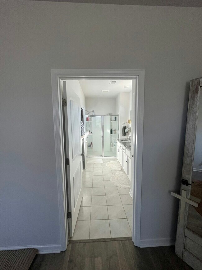 Building Photo - 2370 Quinn Dr