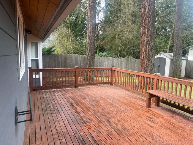 Building Photo - 3bd/2ba Redmond Home