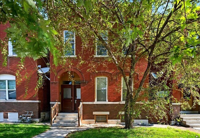 Building Photo - 3419 Montana St
