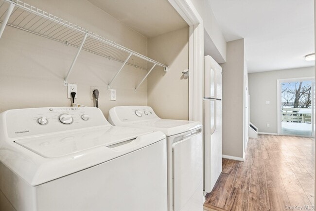 Building Photo - 60 Marwood Rd N