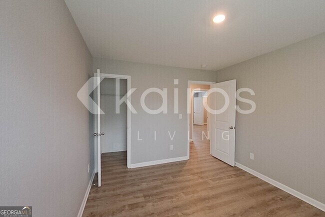 Building Photo - 6008 Argyle Loop