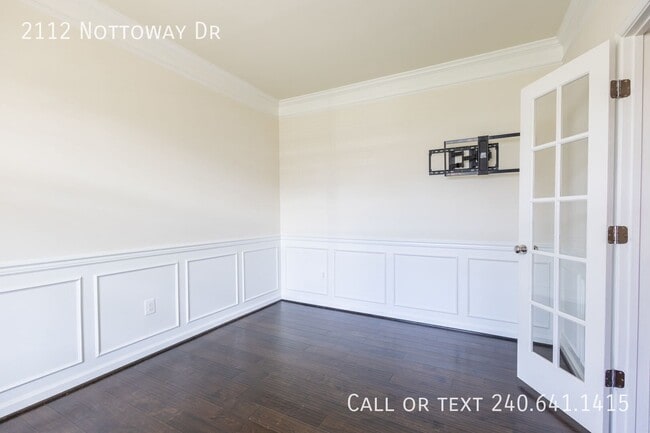 Building Photo - 2112 Nottoway Dr