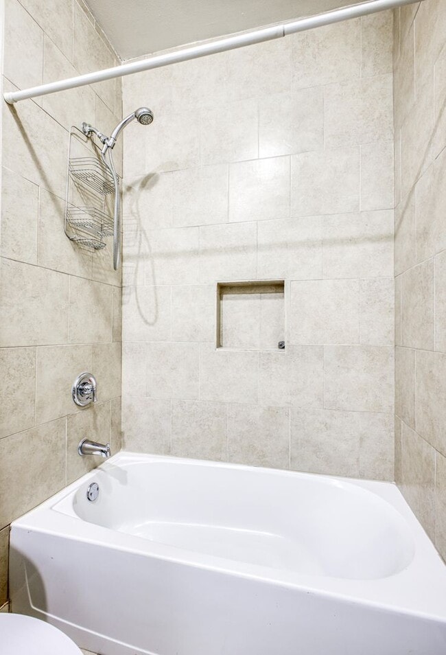 Building Photo - Eastside Beautiful 3 bed/2 baths for RENT