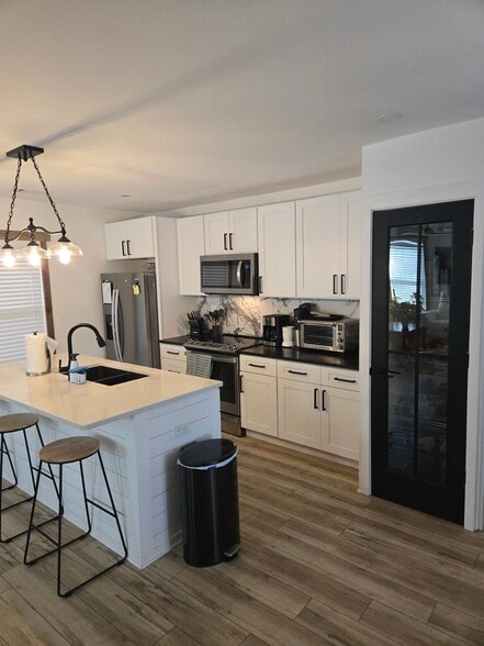 Building Photo - 4757 Wood St